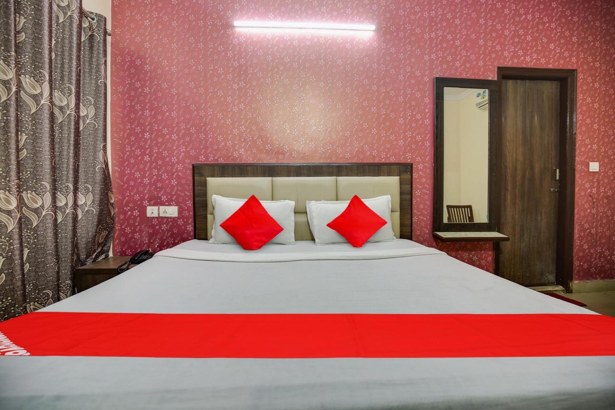 Hotel O Royal Mohali ภายนอก รูปภาพ